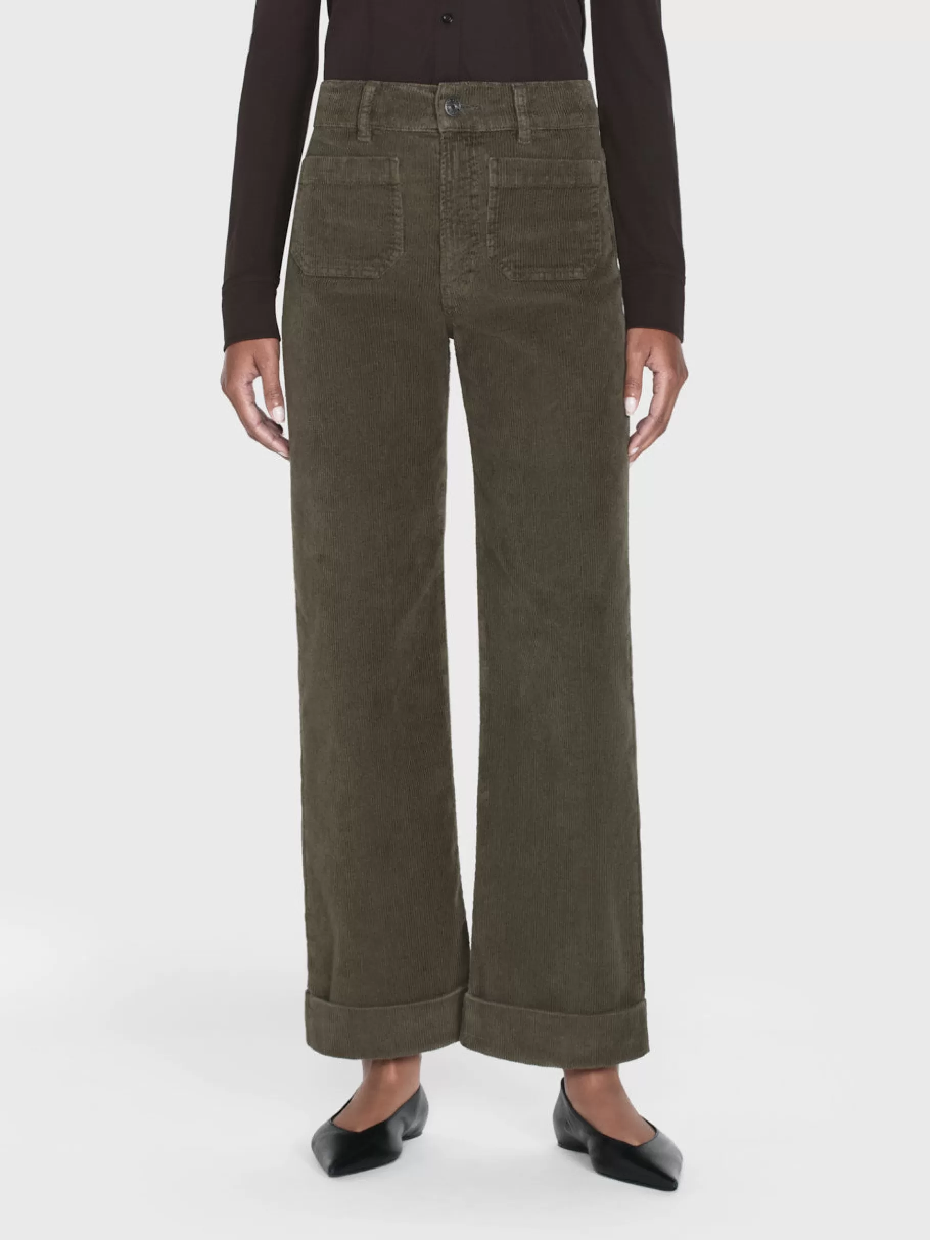 Wide Leg*FRAME 70's Cropped Wide Leg Corduroy in Rich Military Richmilitary