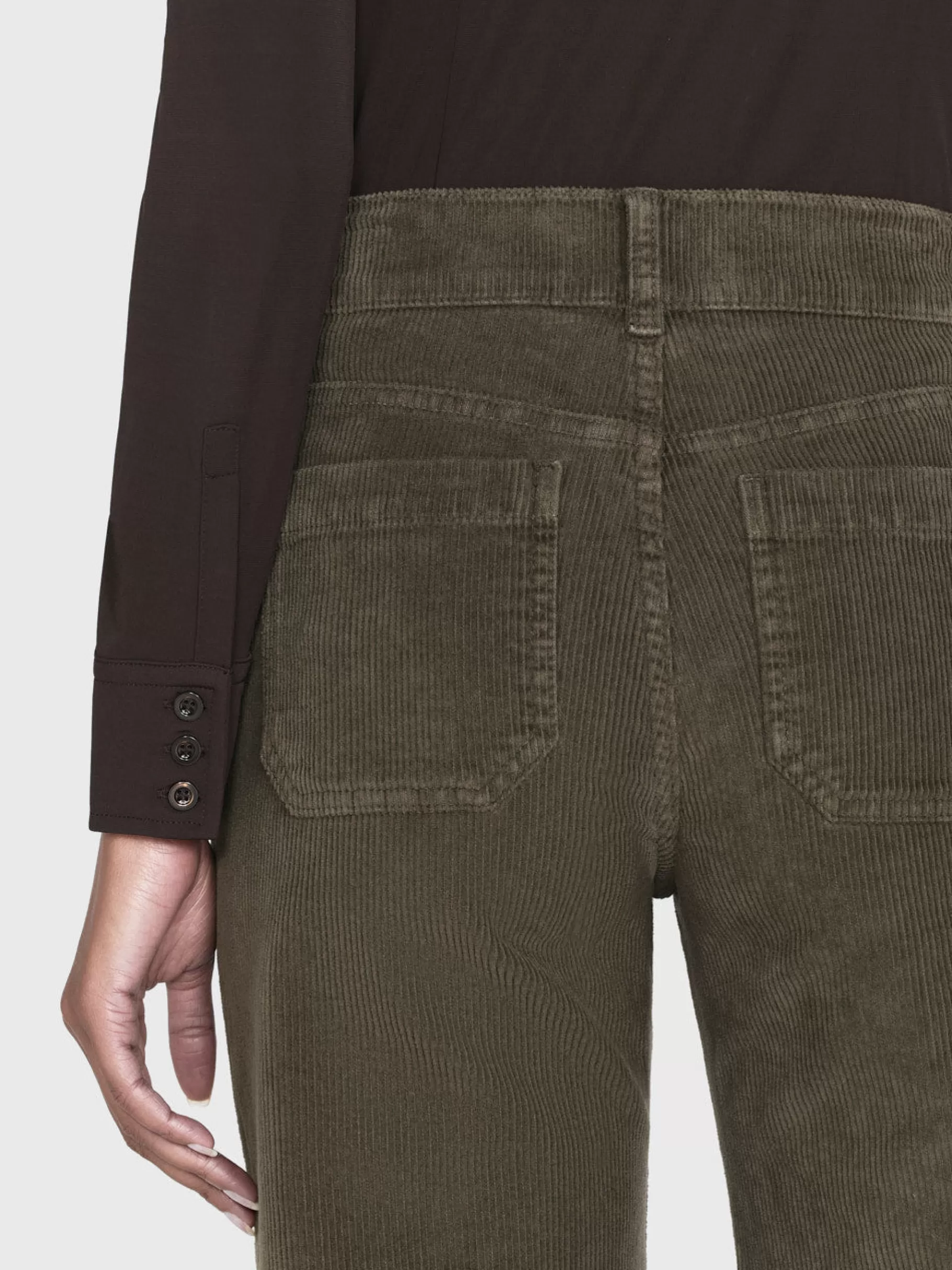 Wide Leg*FRAME 70's Cropped Wide Leg Corduroy in Rich Military Richmilitary