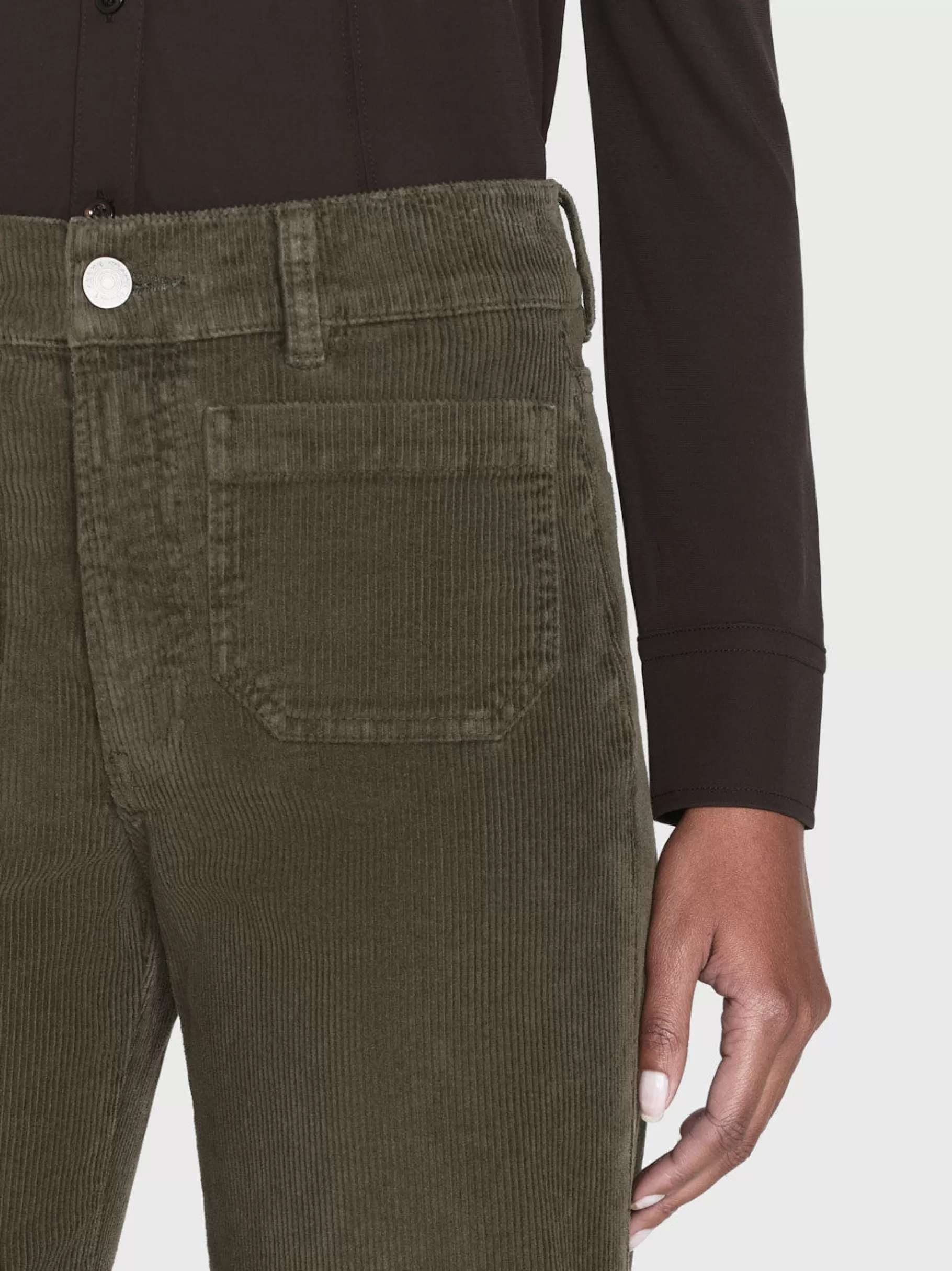 Wide Leg*FRAME 70's Cropped Wide Leg Corduroy in Rich Military Richmilitary