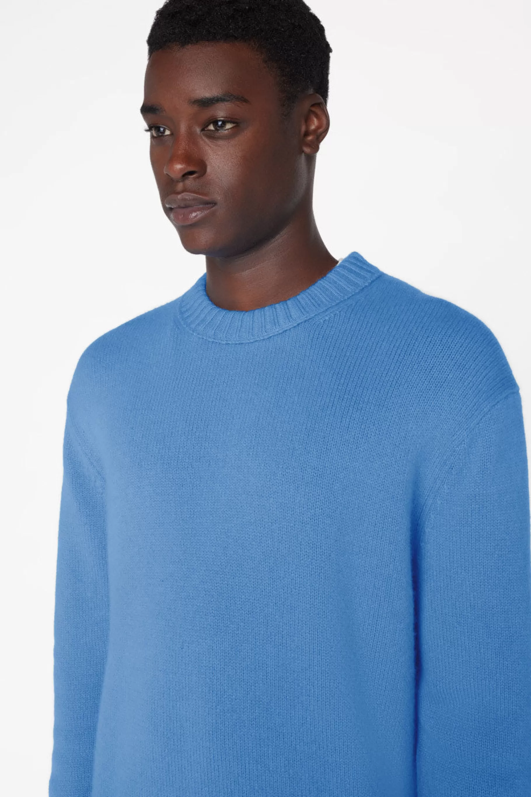 Sweaters & Hoodies*FRAME The Cashmere Crewneck Sweater in Bright Blue Brightblue